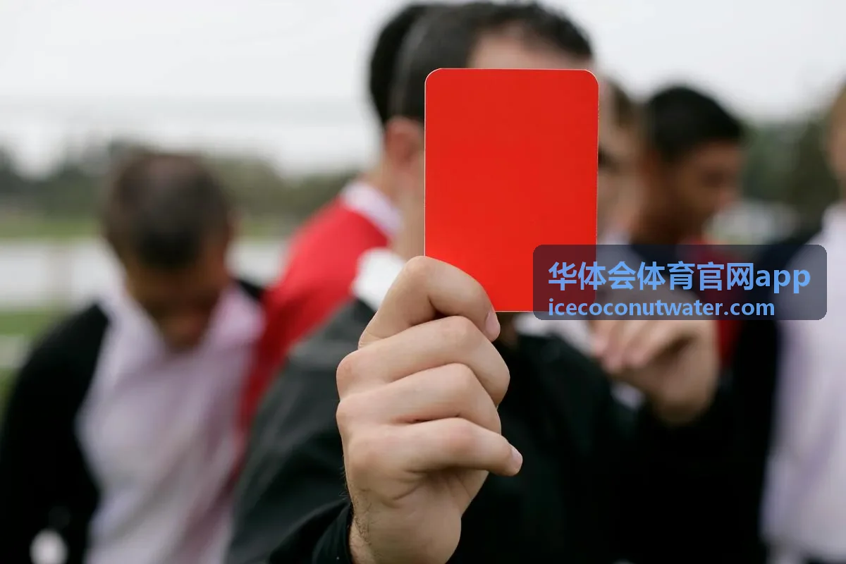 华体会体育官网app 田径赛道冲刺瞬间
